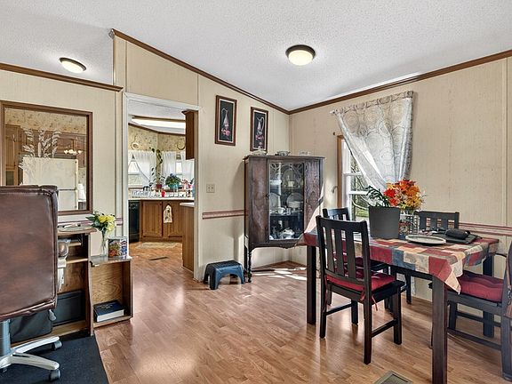 5th image of 2122 Wren Ln
