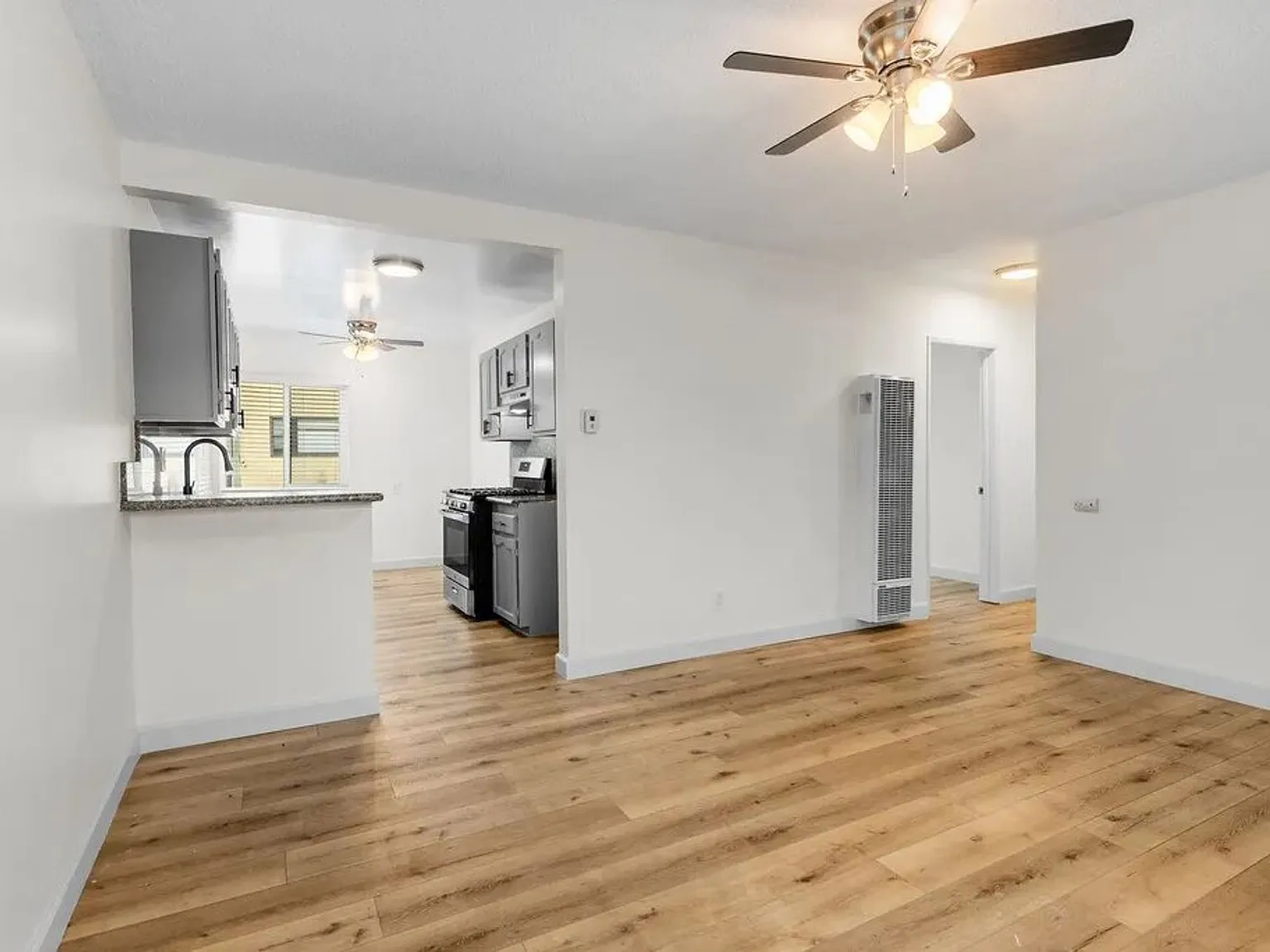 1335 Stanley Ave — Photo 2