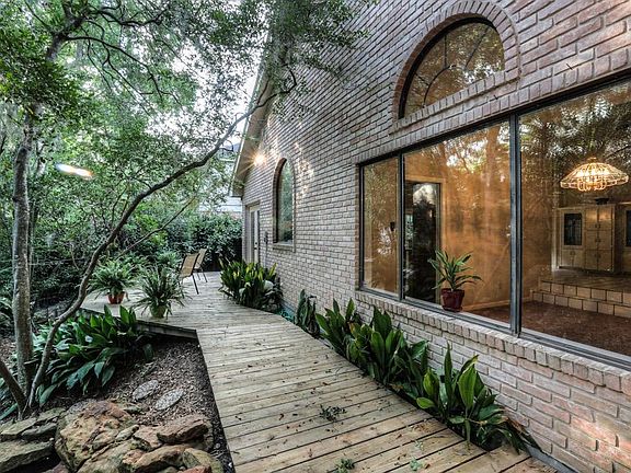 4th image of 15542 Walkwood Dr