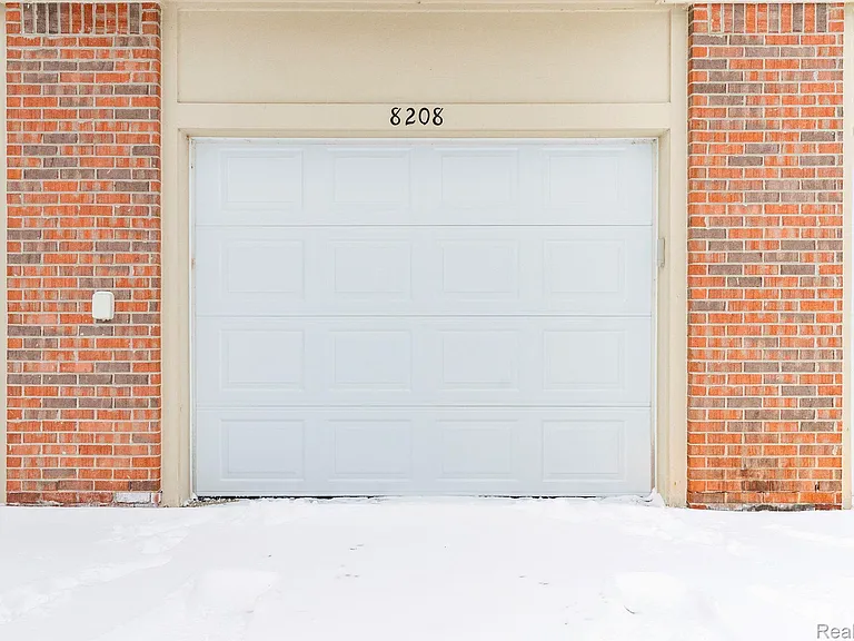 8208 Chesapeake Cir — Photo 32