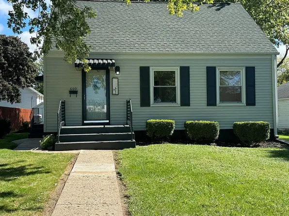 609 14th St, Rochelle, IL 61068