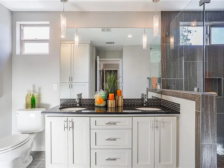 701 Zennia St #B — Photo 21