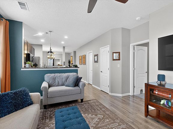 5th image of 2149 Vista De Colinas Dr SE