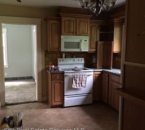 5th image of 611 W 44th St