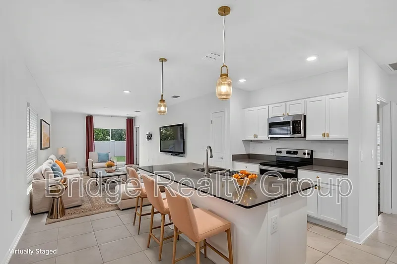 3 bed, 2.0 bath, 1432 sqft, $2,150 — Photo 4