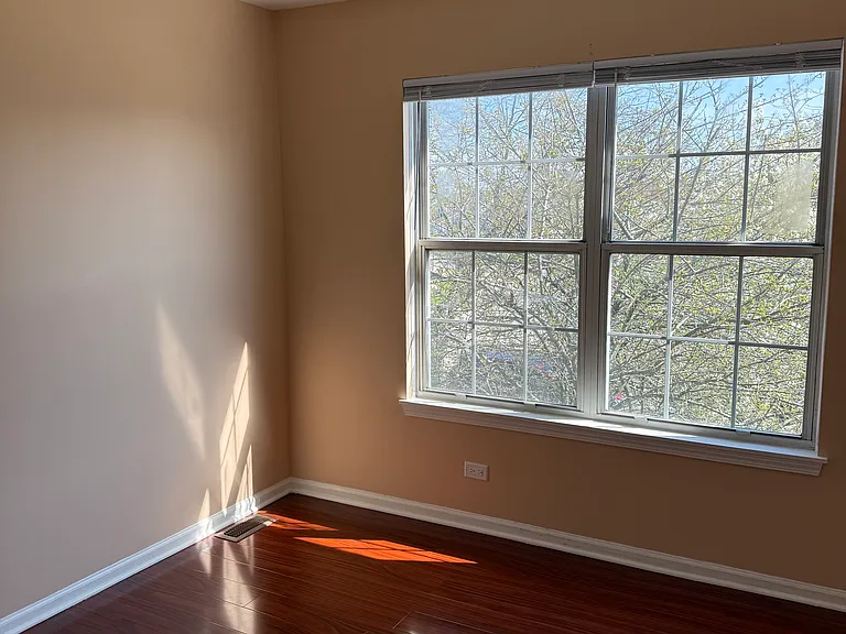 244 Wilton Ln — Photo 6