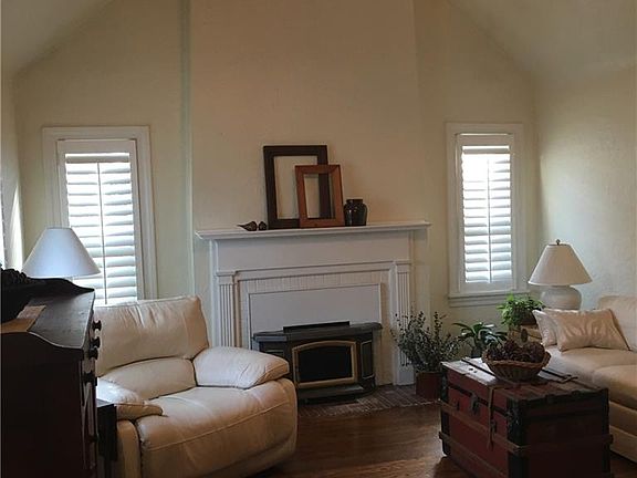 4th image of 3081 Hillside Ave