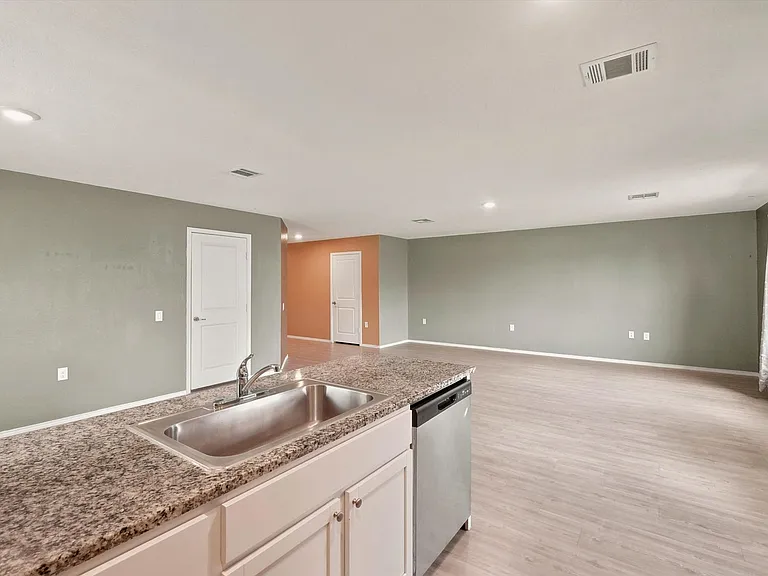 13118 Levi Ter — Photo 11