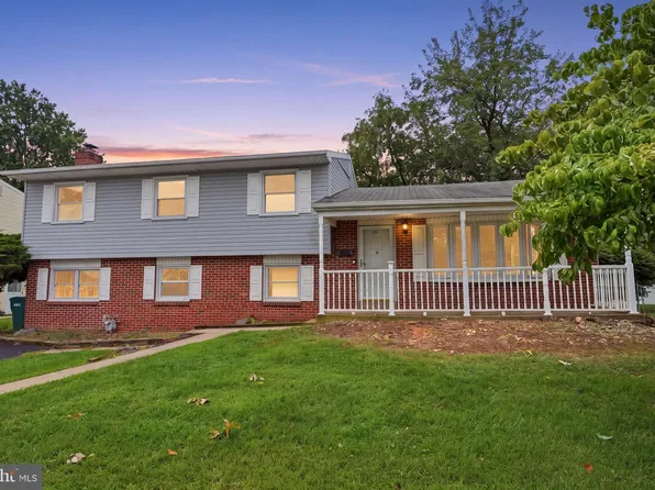 131 Louise Dr, Morrisville, PA 19067
