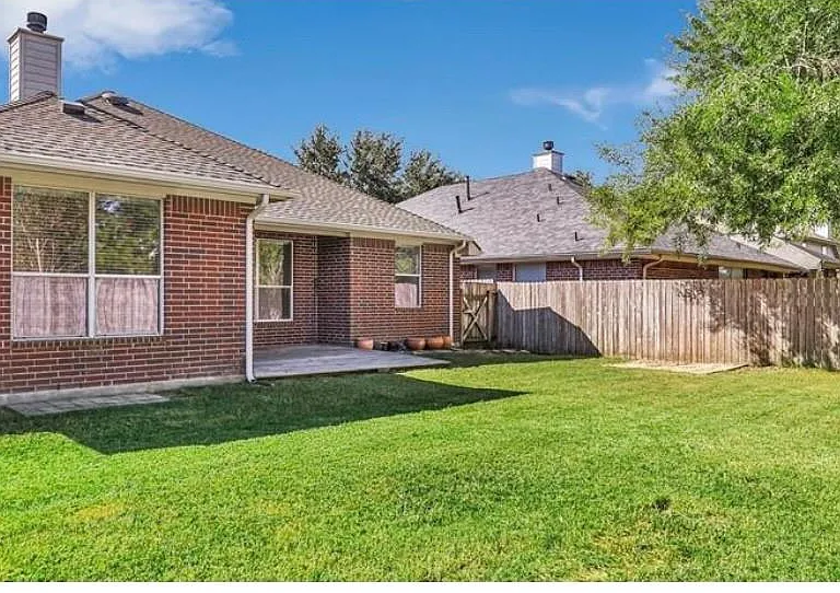 6827 Atasca Creek Dr — Photo 11