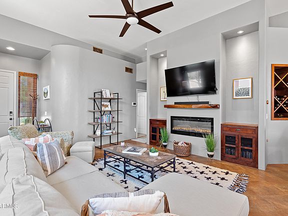 4th image of 1089 MARCHBANKS Drive