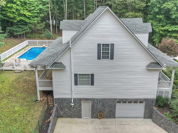 2nd image of 371 Owensby Mill Dr