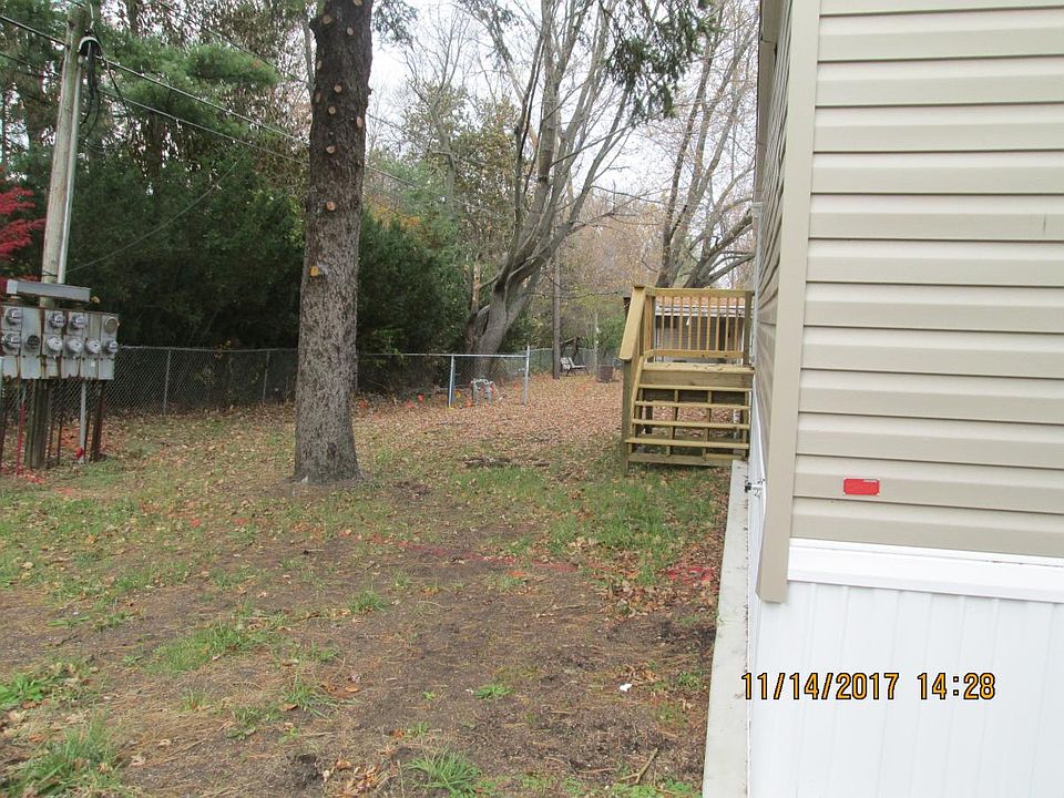 No neighbors behind you. Peaceful to sit outside and relax