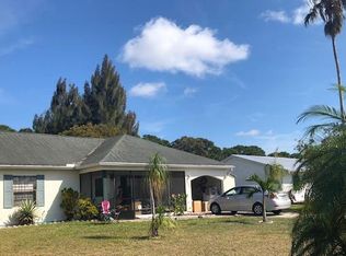 1525 SE Belcrest St, Port Saint Lucie, FL 34952