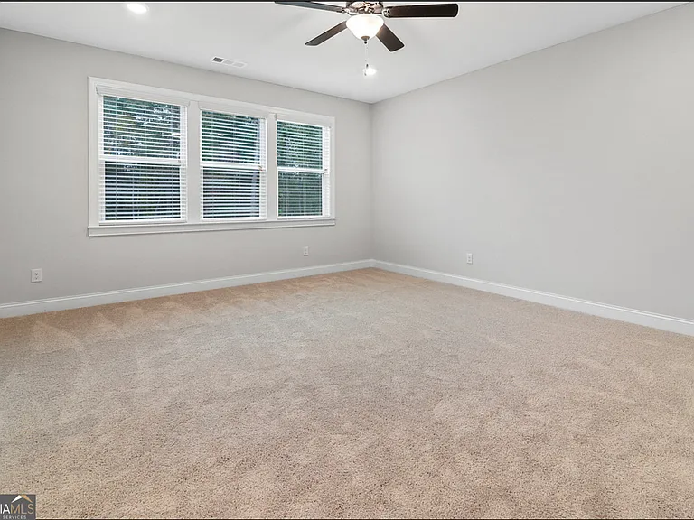 127 Vivian Ln — Photo 22