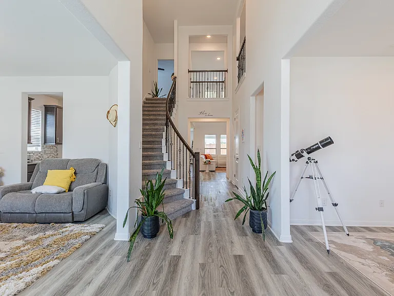 2332 Giona Pl — Photo 5