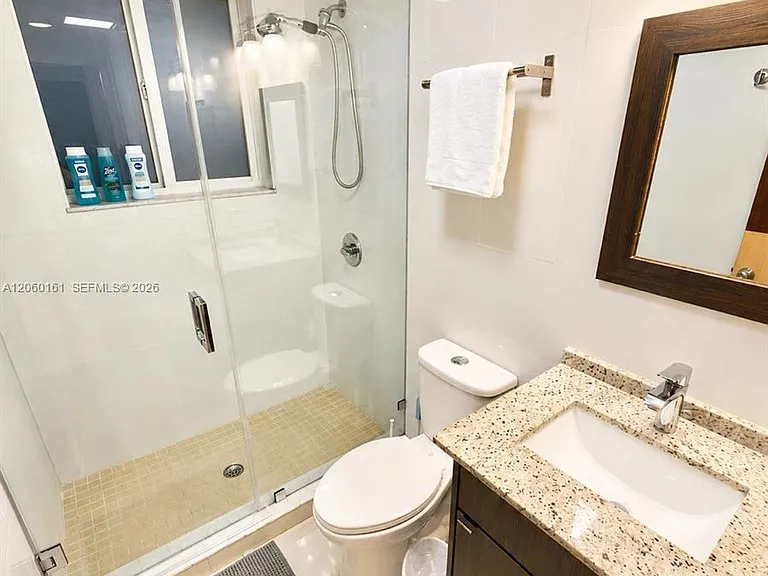 1025 94th St #12 — Photo 6