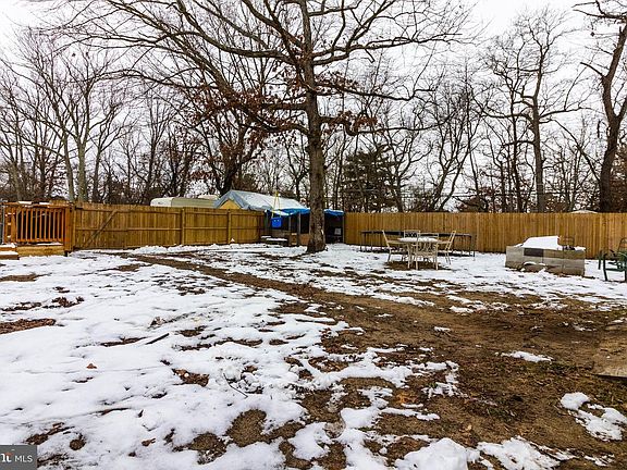 4th image of 11 Coville Dr