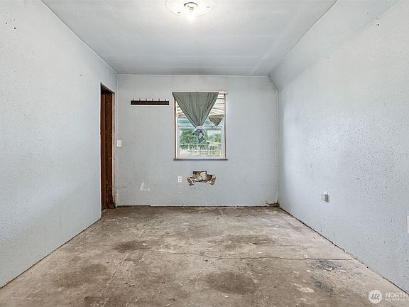 3rd image of 210 N Market Street