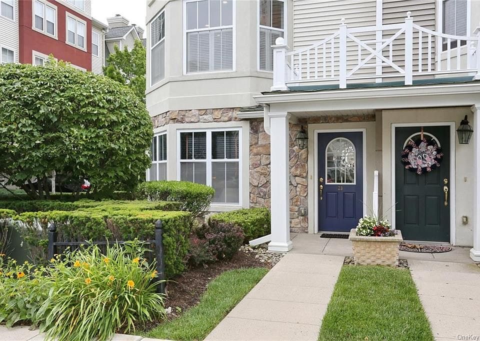1st image of 23 Harbor Pointe Dr
