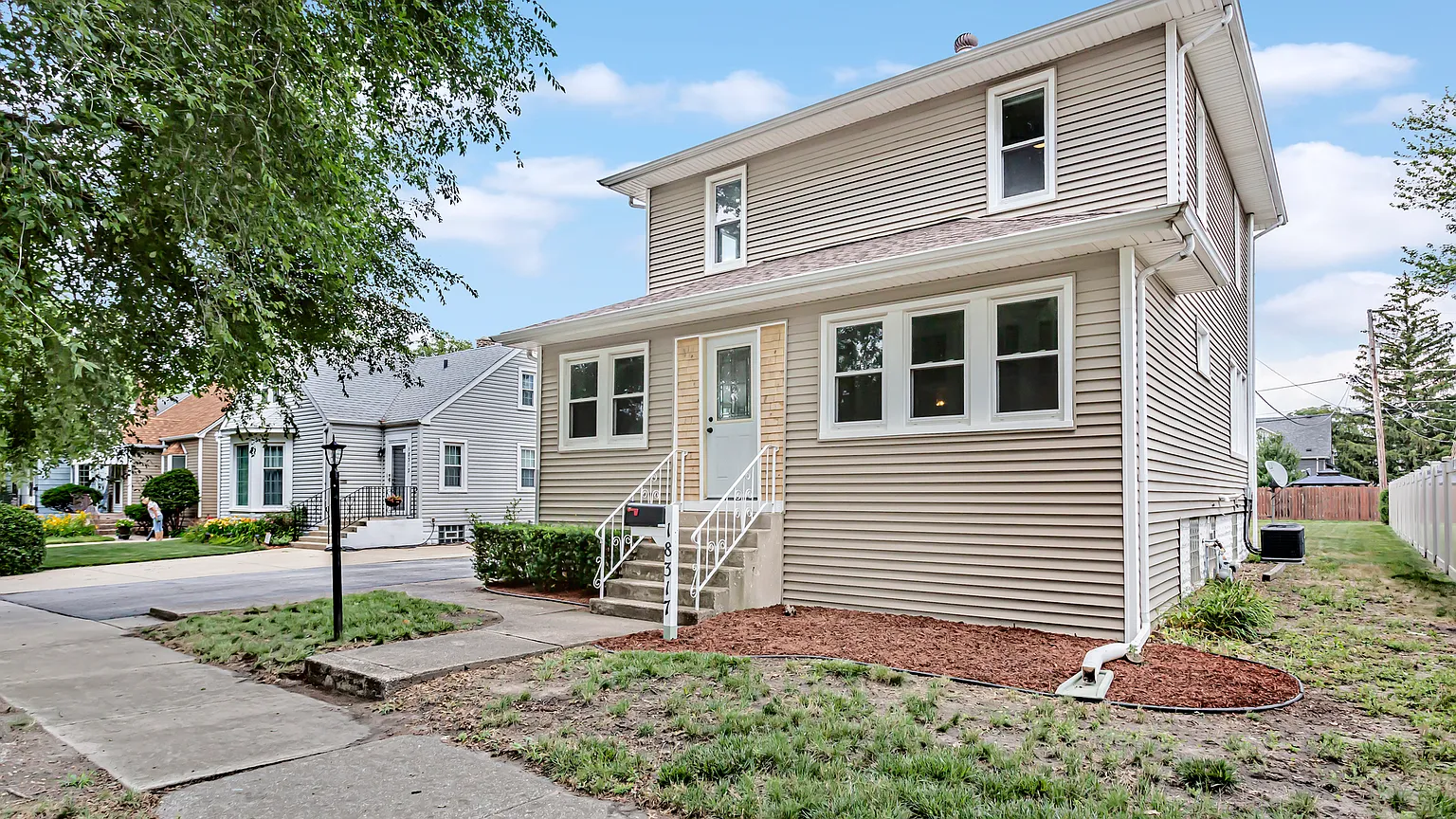 18317 Roy St photo 1