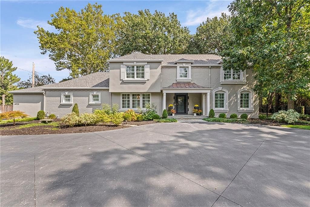 5925 State Line Rd, Kansas City, MO 64113 | Zillow