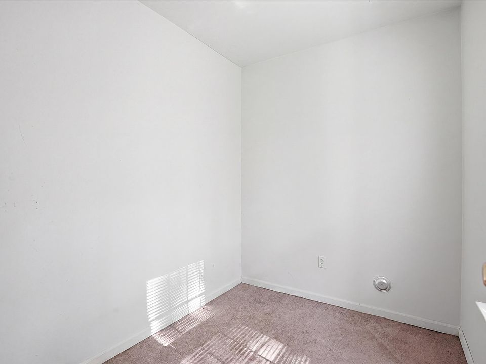 1st image of 43806 Cherry Grove Ct E