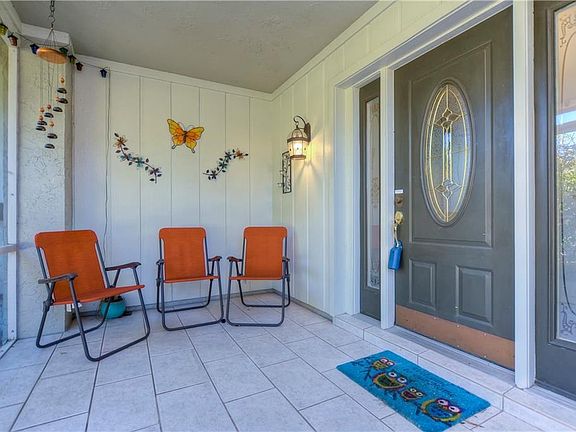 3rd image of 7245 Woodbrook Dr