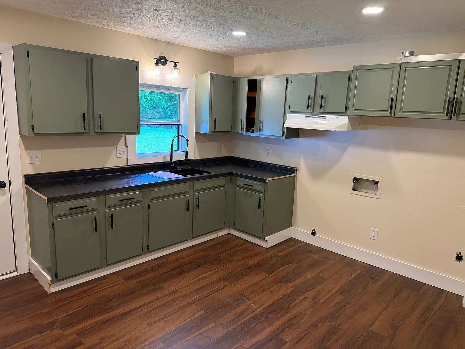 2 bed, 840 sqft, $1,000 — Photo 4