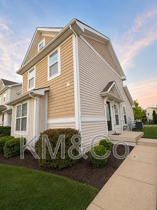 3 bed, 2.0 bath, 1339 sqft, $2,195 — Photo 3