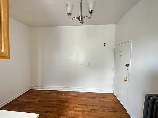 Rented by Premier Metro Realty Corp | media 16