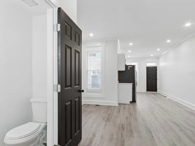 2582 Edmondson Ave — Photo 8