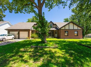 1516 & 1518 S Goebel Cir, Wichita, KS 67207