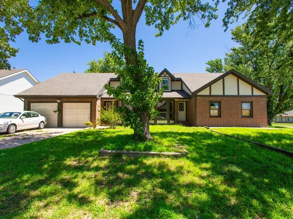 1516 & 1518 S Goebel Cir, Wichita, KS 67207