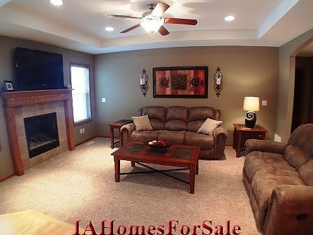 Living Room, Tray ceiling, Gas fireplace