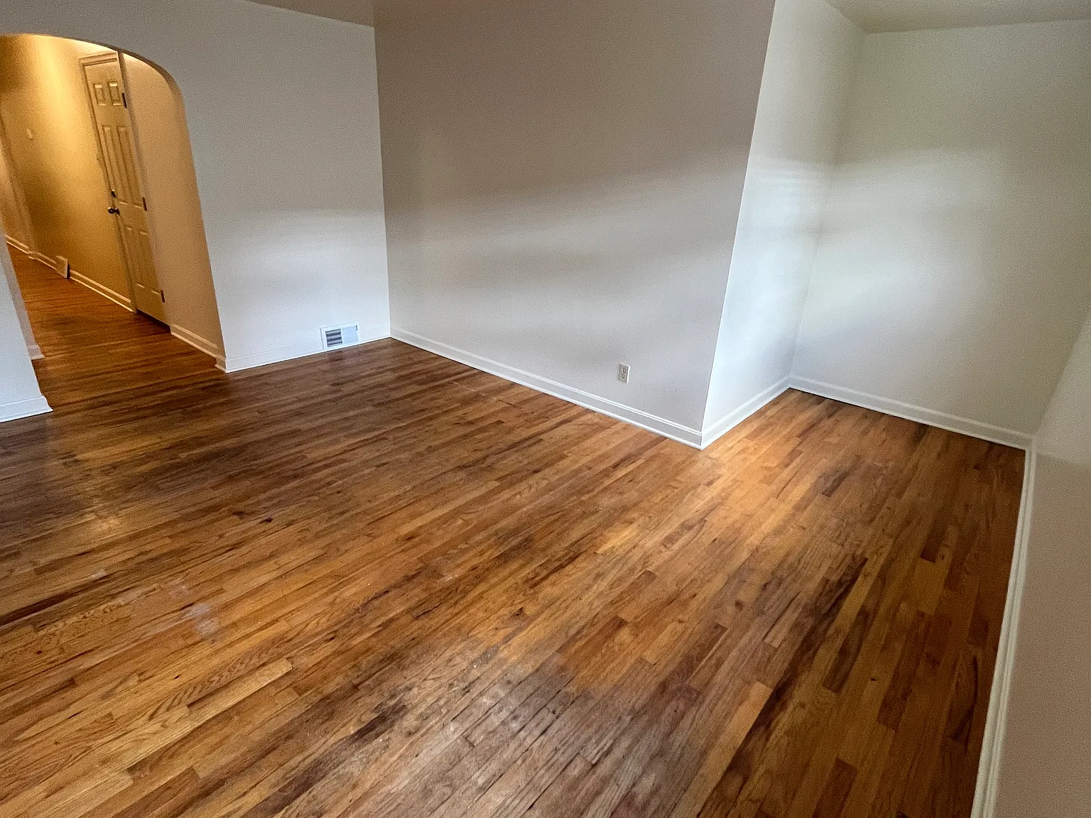 2 bed, 1100 sqft, $1,200 — Photo 4