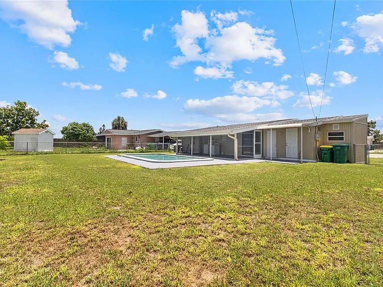 22312 Lasalle Rd — Photo 36