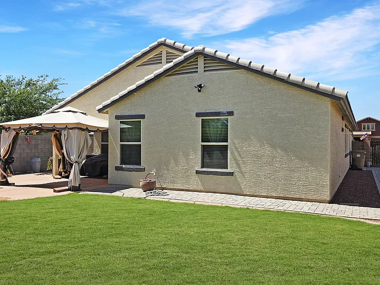 3913 S 185th Ln — Photo 33