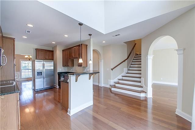 1st image of 1412 Burnside Dr