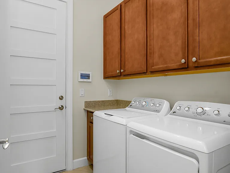 7162 Dominica Dr — Photo 21