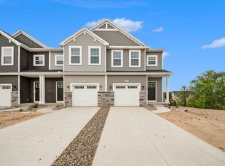 4596 Glen Haven Dr, Grand Rapids, MI 49518