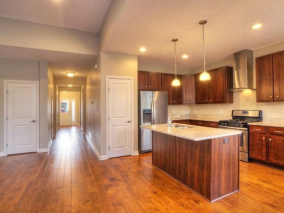 3rd image of 11 Bristol Ln
