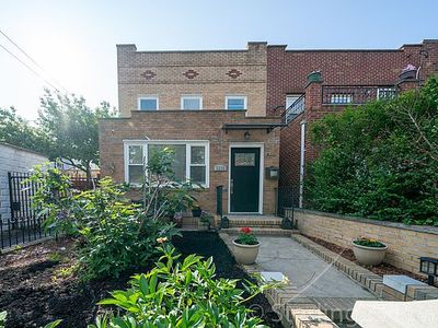 2270 24th St, Long Island City, NY, 11105