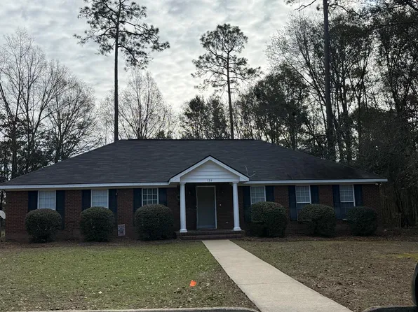 126 Edgelake Dr, Leesburg, GA 31763