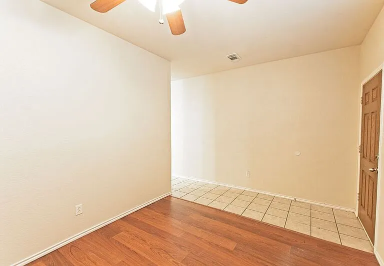 4009 Hidden Meadow Ct — Photo 8