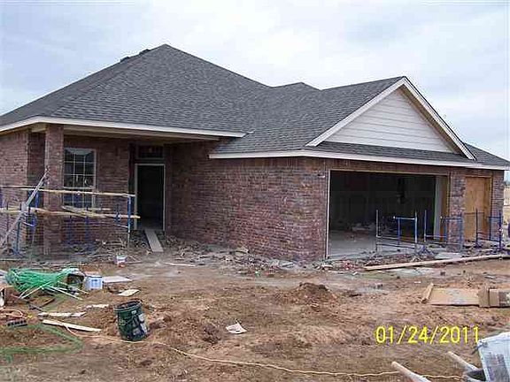 4th image of 303 Marilyn Dr