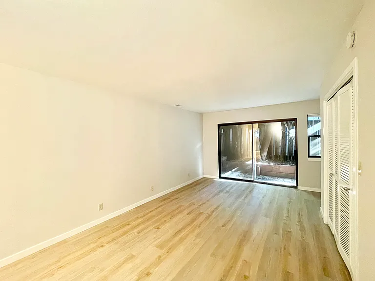 2306 Oregon St #2 — Photo 20