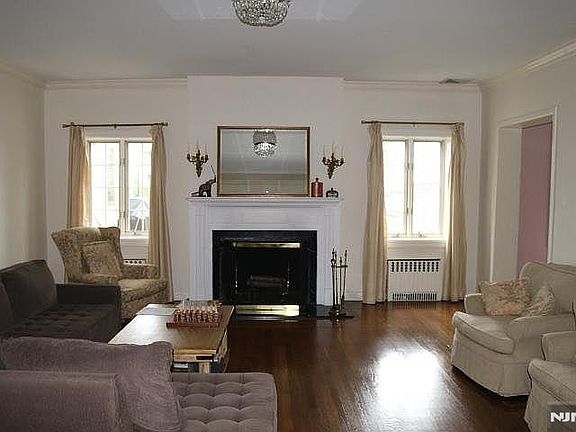5th image of 1014 Arcadian Way