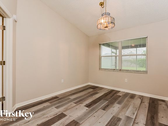 4th image of 1614 Bismarck Dr