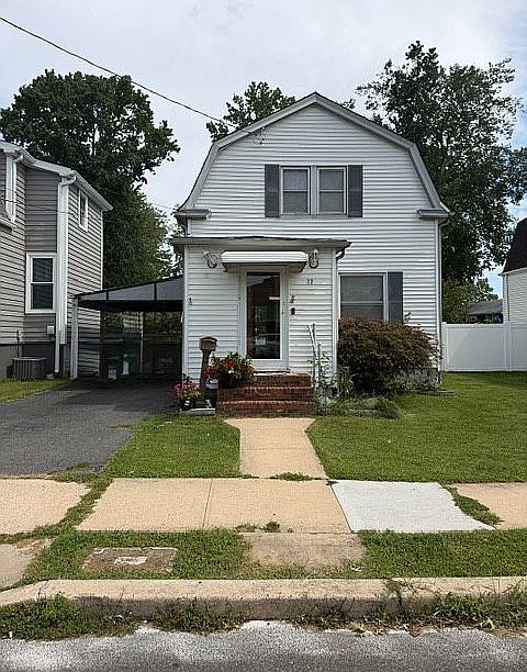 1st image of 32 3rd St